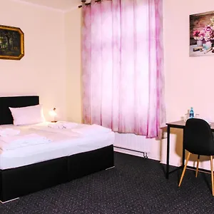 entree-hotel-berlin-karlshorst.find-berlin-hotels.com/